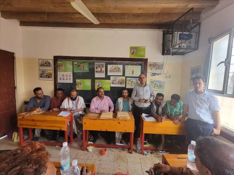 مدير عام قعطبة يدشن فتح مضاريف المناقصة لمشروع حماية الأراضي الزراعية بمديرية قعطبة