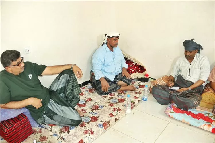 عقب تدشين العمل لانشأ مركز غسيل الكلى في مديرية المحفد بدعم من فاعل خير..