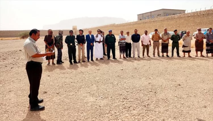 النيابة العامة وشرطة شبوة ينفذان حكم القصاص بحق مدان بالقتل