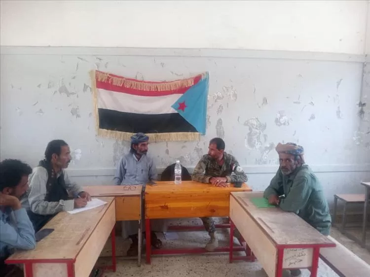 خلال لقاءه قيادة الحزام الأمني.. انتقالي جيشان يشدد على أهمية تفعيل النقاط الأمنية وتحسين الانضباط العسكري