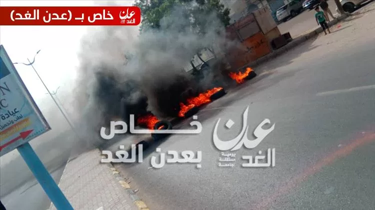 عدن.. احتجاجات بالعريش رداً على رفض مدير شرطة إطلاق سراح سجين