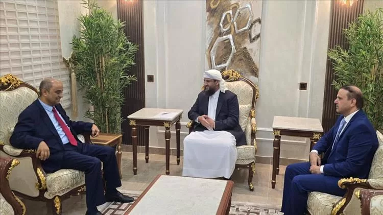 المحرّمي يبحث مع رئيس الوزراء الأوضاع الاقتصادية وتحسين الخدمات