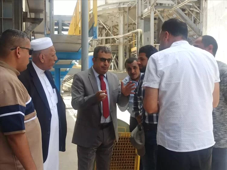 مدير عام هيئة المواصفات والمقاييس يزور مصنع اسمنت دار اليمن بالعاصمة عدن