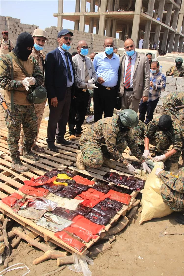 نيابة إستئناف الجزائية المتخصصة تقوم بإتلاف كمية كبيرة من المواد المخدرة والمؤثرات العقلية بعدن