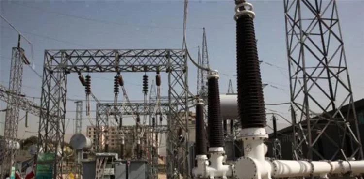 انقطاع مرعب للكهرباء بعدن يدخل يومه الخامس ويتجاوز 16 ساعة يوميًا