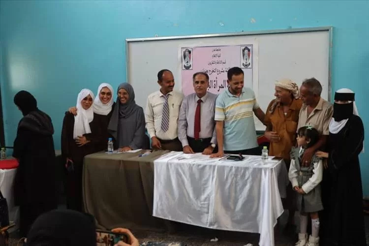 طالبات الإذاعة والتلفزيون بكلية الإعلام عدن يناقشن مشروع تخرج بعنوان "منصة المرأة الجنوبية"