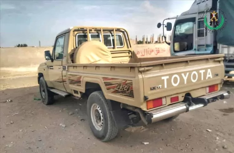 قوات حزام طوق عدن تضبط سيارة مسروقة وتعيدها إلى مالكها