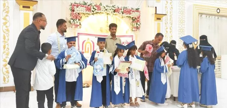 مدارس الفائق الأهلية تقيم الحفل السنوي الختامي لتكريم طلاب الصفوف الأولية والأساسية والثانوية للعام الدراسي 2024 – 2025م