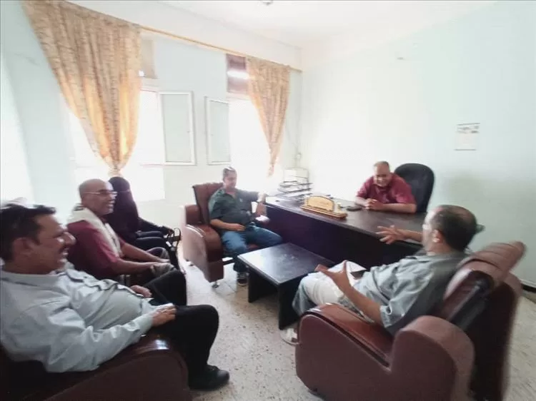 لقاء تشاوري في تربية تبن بلحج حول تأسيس المجلس التنسيقي لمجالس الأباء في أطار المديرية.