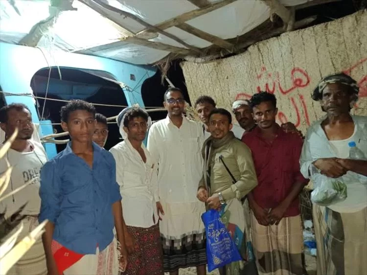 الخوخة تستقبل 29 صيادًا أفرجت عنهم إريتريا بعد احتجازهم ومصادرة قواربهم