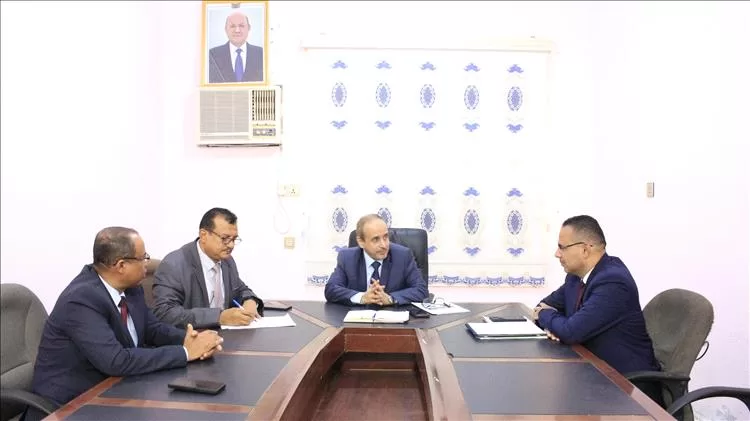 الوصابي يناقش نتائج زيارة اللجنة الوزارية إلى مصر والجزائر بحضور ممثل مؤسسة العون