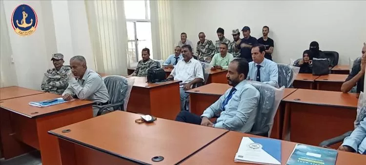 خفر السواحل تختتم دورتي  الاتصالات البحرية والوعي في النطاق البحري