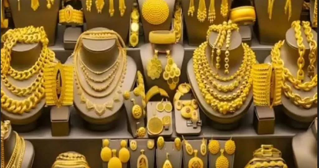 ثبات أسعار الذهب محليًا مع ارتفاعها عالميًا