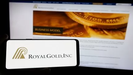 الذهب الملكي يحقق صفقة بقيمة 35 مليار دولار للحصول على