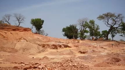 المتظاهرون في طريق بيرو يعيقون النقل النحاسي الرئيسي، مما يؤثر