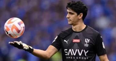 الهلال يتحرك لتمديد عقد ياسين بونو حتى 2027