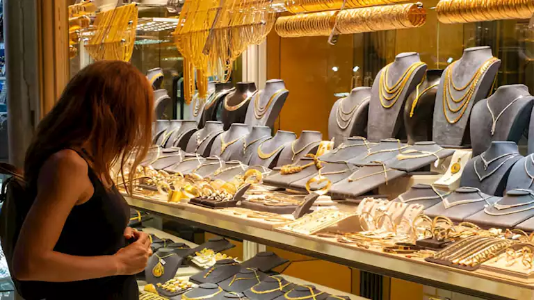 انخفاض سعر الذهب اليوم في مصر بمنتصف تعاملات الجمعة 18-7-2025