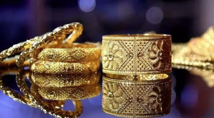 انخفاض سعر الذهب للمرة الثالثة في نهاية تعاملات يوم الثلاثاء لدى محلات الصاغة