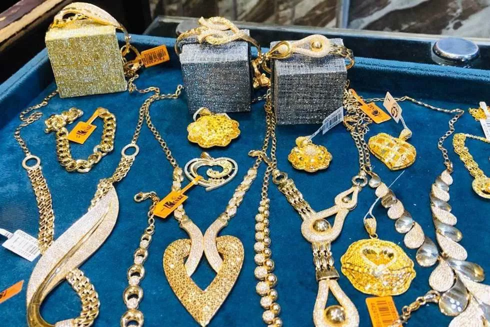 بعد تراجع 90 جنيهًا لـ عيار 21.. سعر الذهب اليوم الخميس 31-7-2025 بنهاية التعاملات | المصري اليوم