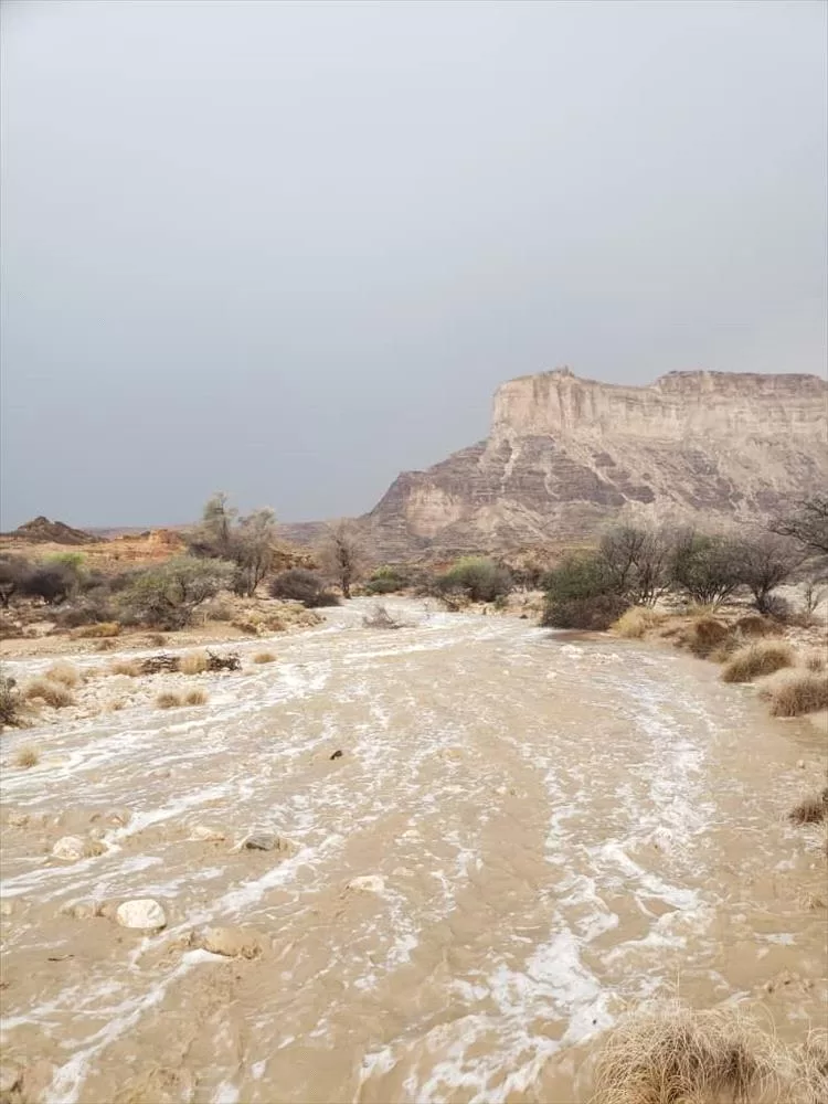 هطول أمطار غزيرة في محافظتي حضرموت وشبوة