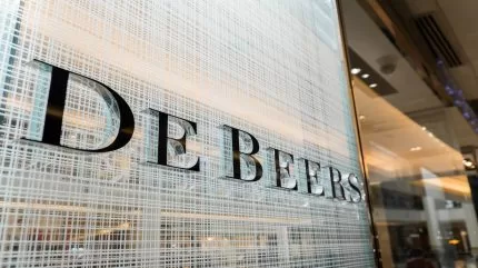 حكومة بوتسوانا تحصل على حصة مسيطرة في دي بيرز