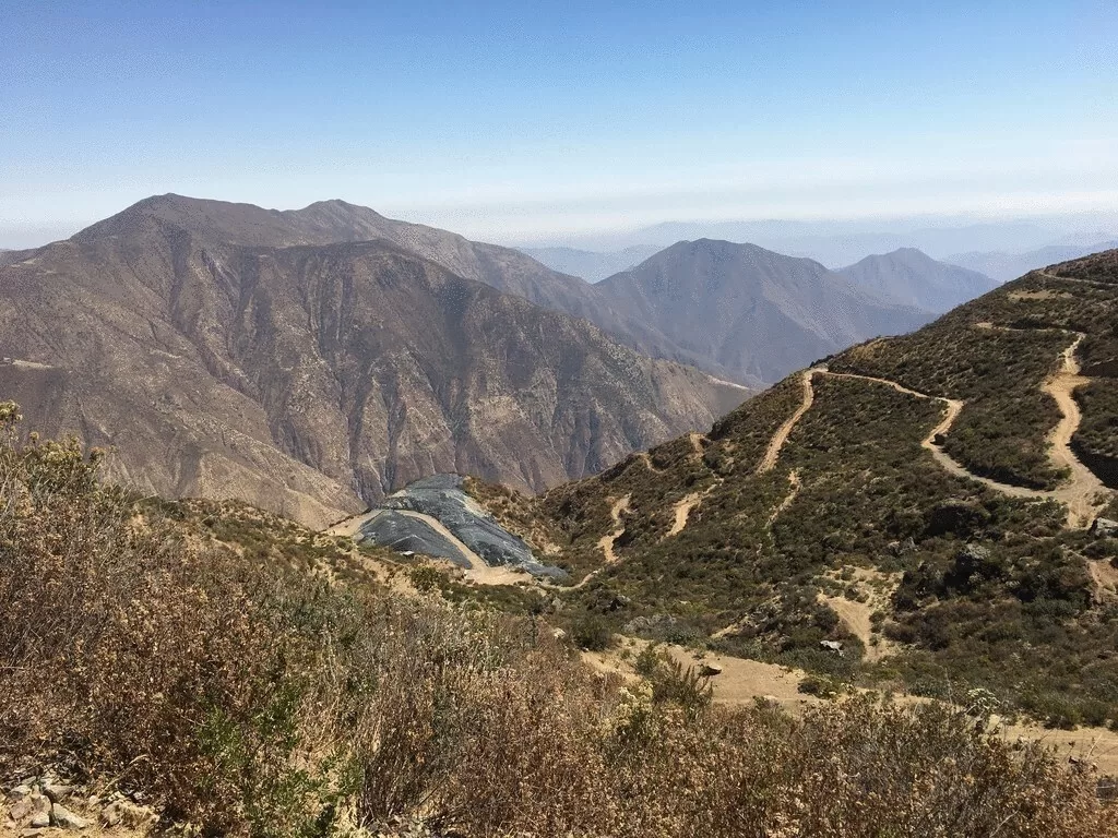 زئير لوكاكا الذهبية بعد الفوز على بيرو في التحكيم