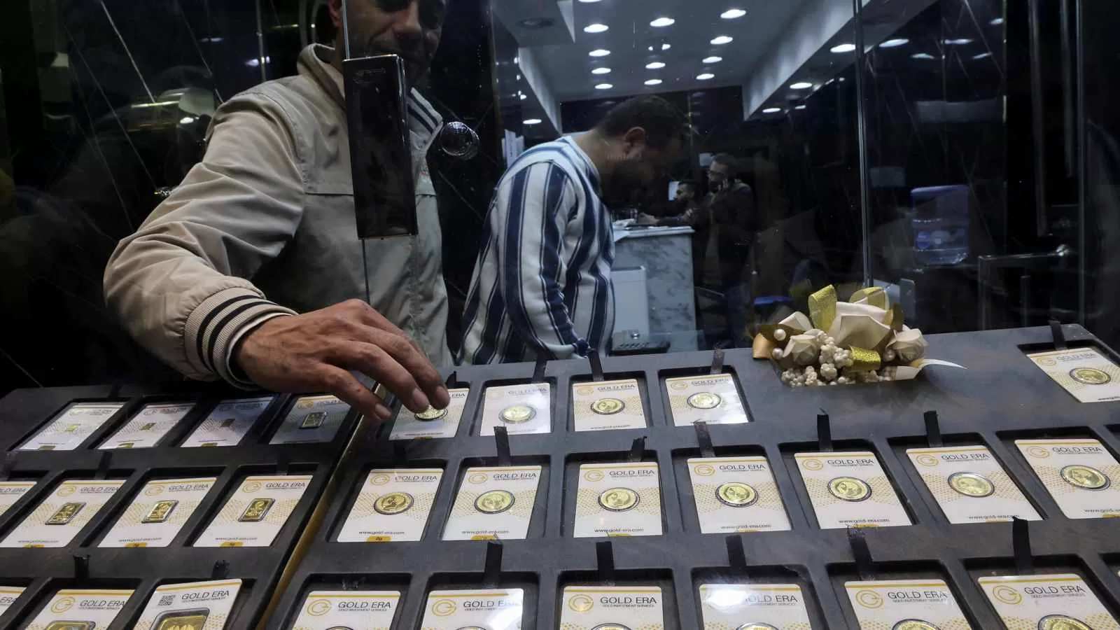 سعر الذهب في مصر اليوم.. تراجع محدود بالأسواق المحلية | إرم بزنس