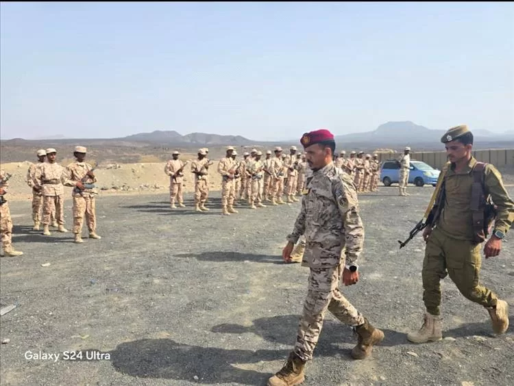 العميد نصر عاطف اليافعي قائد ألوية الدعم والإسناد يشيد بجاهزية اللواء الثاني دعم واسناد بمحور أبين