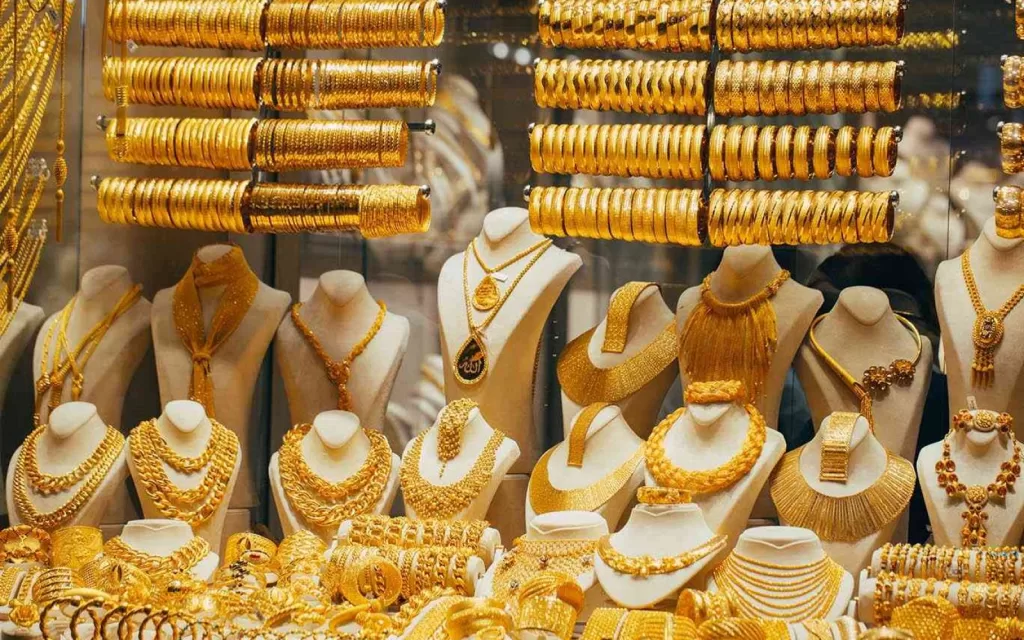 الأحداث الجيوسياسة ورسوم "ترامب" تدعمان الرحلة الصعودية للذهب