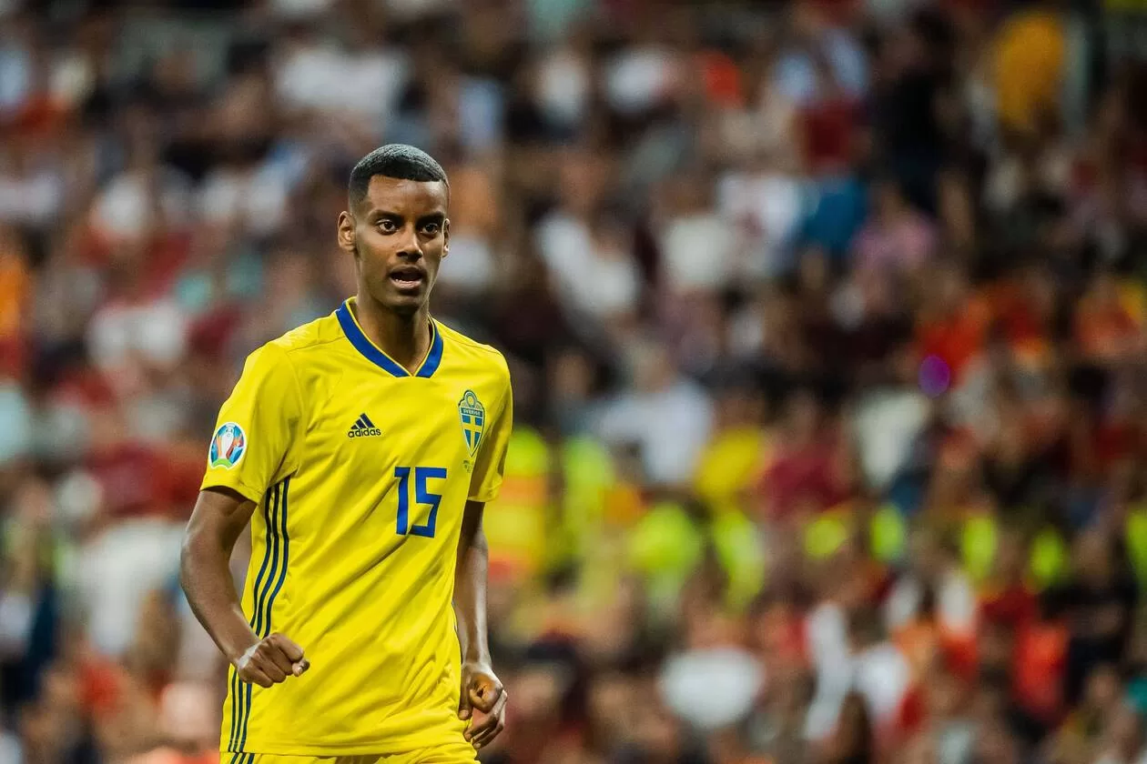 تطورات عاجلة تكشف عن مفاجآت في مستقبل إيزاك وصفقة الهلال المنتظرة - المواطن نيوز