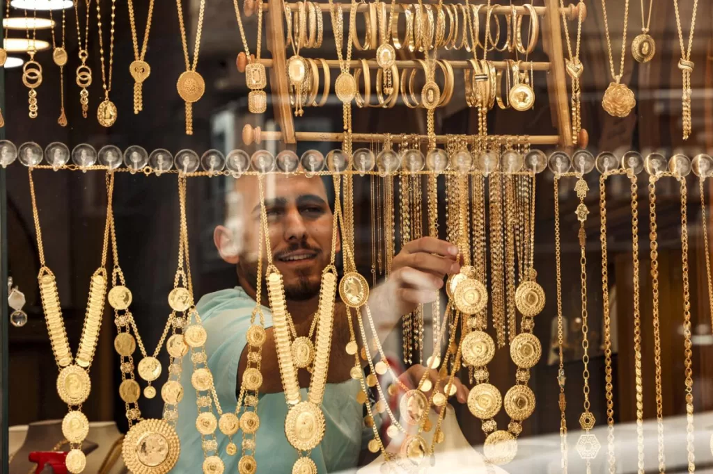 أسعار الذهب اليوم الثلاثاء في محلات الصاغة بعد التراجع الأخير | قناة صدى البلد