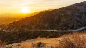 أفضل 15 مسارًا للمشي في لوس أنجلوس، من ماليبو إلى جبل بالدين