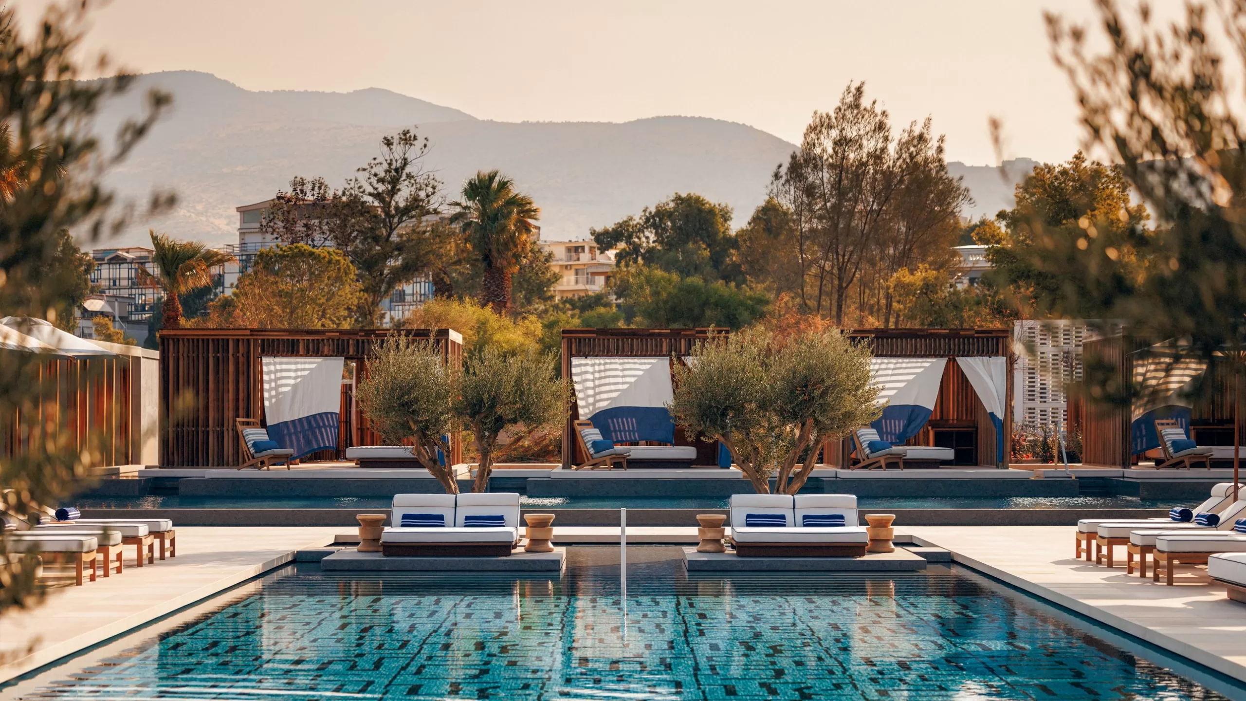 أفضل الوجهات في 2025 16 فندقًا معتمدًا من المحررين تستحق scaled