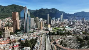 أفيانكا تقدم الآن توقفًا مجانيًا لمدة 24 ساعة في بوغوتا—إليك كيفية الاستفادة القصوى من ذلك