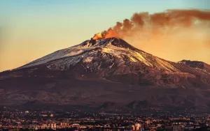 أكبر البراكين النشطة في العالم التي يمكنك تسلقها