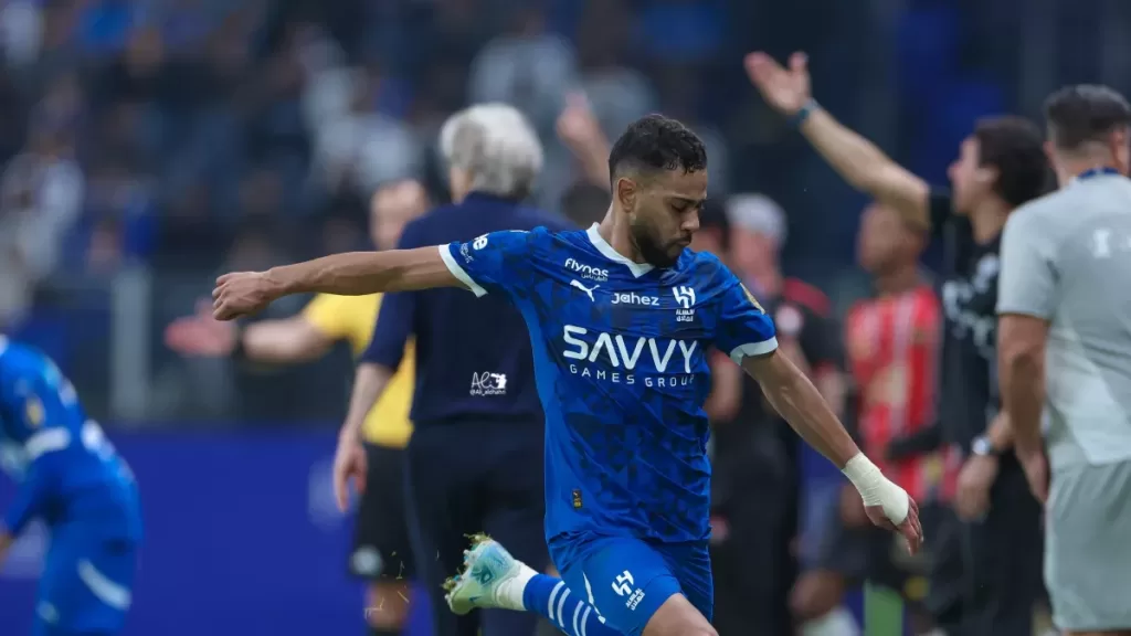 أندية دوري روشن تنتظر بفارغ الصبر.. مصير غامض يحير محترف الهلال - المواطن نيوز