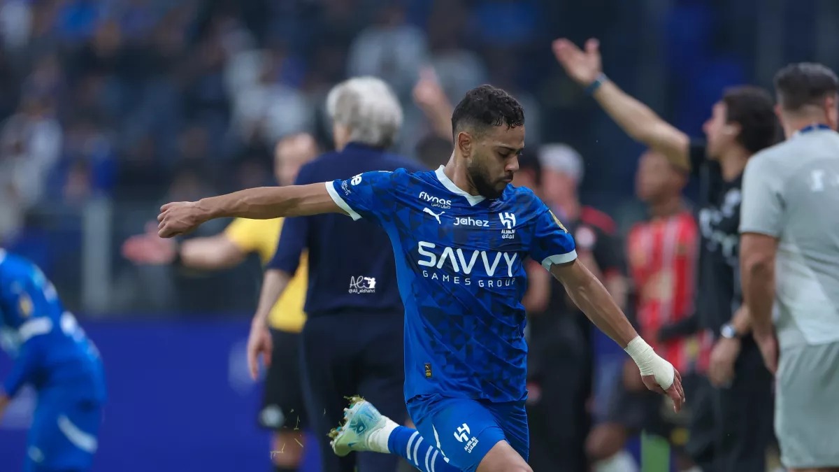 أندية دوري روشن تنتظر بفارغ الصبر.. مصير غامض يحير محترف الهلال - المواطن نيوز