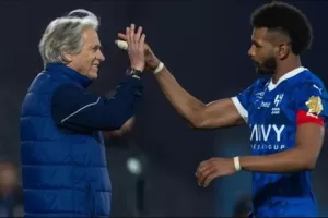 “إقالة علي البليهي من الهلال” .. رد قوي من القائد يُفاجئ جمهور الأزرق