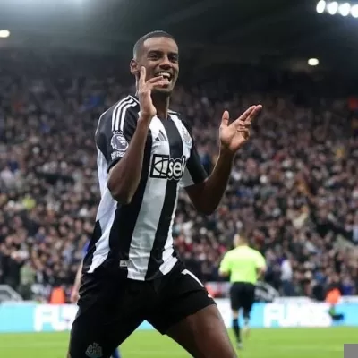 إيزاك يرحب بالانتقال إلى الهلال بعد تألقه مع نيوكاسل في موسم تاريخي - الوطن