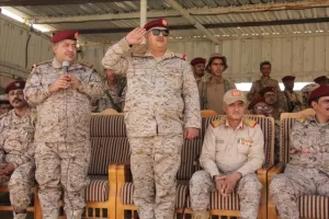 اخبار الأقاليم – قائد المنطقة العسكرية الأولى يصل إلى اللواء 11 حرس حدود في ثمود مع تعزيزات إضافية.