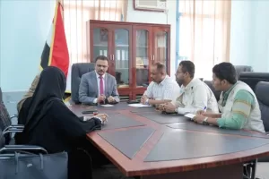 اخبار المناطق – الأمين السنة للمجلس المحلي في حضرموت يجتمع مع وكيل وزارة الرعاية الطبية ويمتدح نجاح الحمامات
