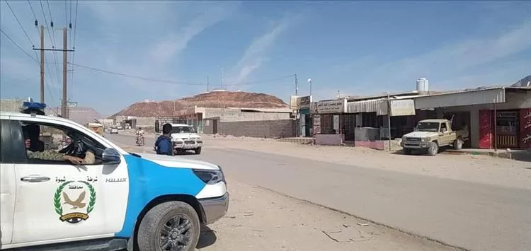 شرطة شبوة تستعيد سيارة مسروقة من حضرموت وتعيدها لمالكها