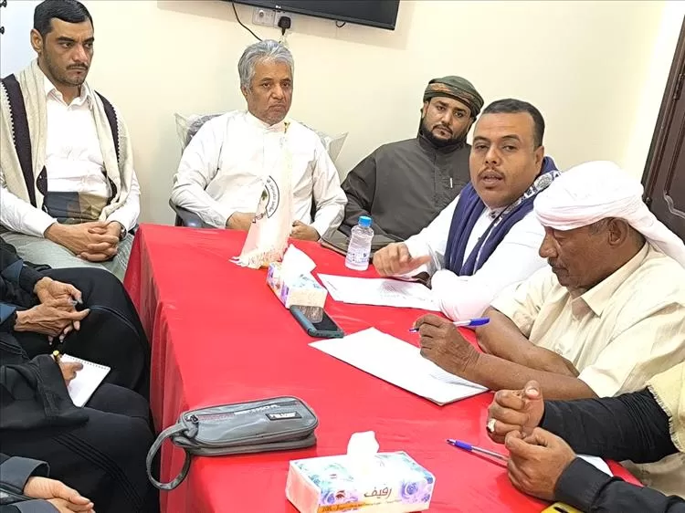 النائب الأول والأمين العام لمؤتمر حضرموت الجامع يؤكدان من تريم المضي قدمًا في تبنّي مطالب أبناء المحافظة حتى تحقيقها