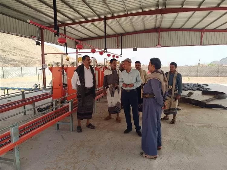 بتوجيهات المحافظ بن الوزير.. مديرا الغاز والتجارة يتفقدان محطات الغاز في بيحان