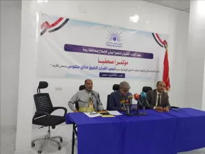 اخبار المناطق – خلال مؤتمر صحفي في مأرب.. مدعاات بمحاكمة مسؤولي اغتيال الشيخ صالح حنتوس