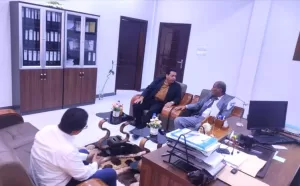 اخبار المناطق – رئيس صندوق الطلاب المتفوقين يجتمع برئيس جامعة سيئون