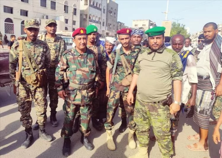 قائد الحزام الأمني بزنجبار يتفقد النقاط الأمنية ويوجه بتأمين ساحة الإعدام لتنفيذ القصاص بحق مدانين بارتكاب جرائم قتل