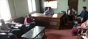 اخبار المناطق – مدير عام ردفان يجتمع مع مسؤول مشروع التمكين الماليةي وممثلي القرى المستفيدة