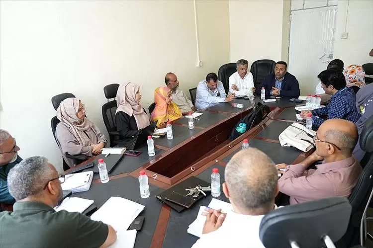 اجتماع صحي بعدن يناقش الترتيبات النهائية لحملة التحصين ضد شلل الأطفال