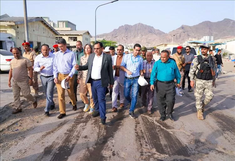 الوزير السقطري ووفد البنك الدولي يتفقدان مشروع إعادة تأهيل مركز الأنزال